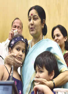 Sushma flags off Mansarovar Yatra