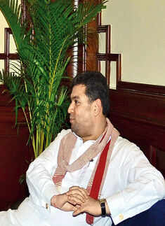 Bonding over luncheon