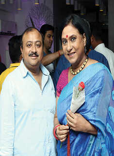 Socialites attend get-together