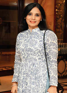 Bonding over high tea