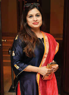 Bonding over high tea