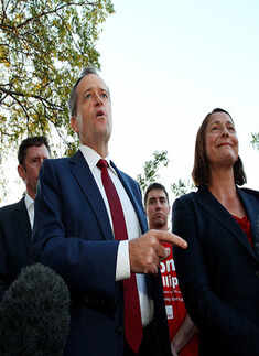 Bill Shorten campaigns in Nowra