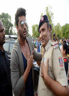 Arjun campaigns for road safety