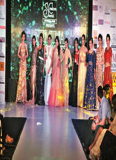 Celebs attend fashion show