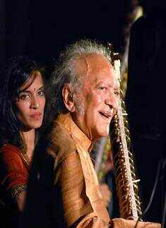 Pt. Ravi Shankar performs
