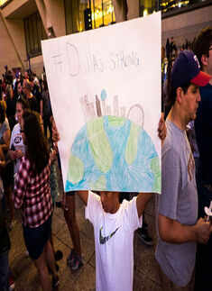 Dallas holds vigil for 5 slain police officers