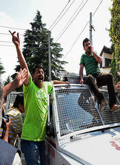 Curfew, shutdown continues in Kashmir