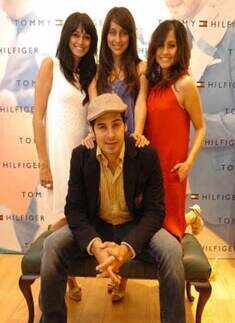 Dino Morea at an Inauguration