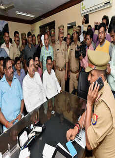 BSP workers demand arrest of Dayashankar