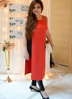 Socialites attend fashion soiree