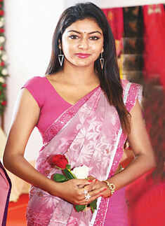 Socialities at fashion soiree