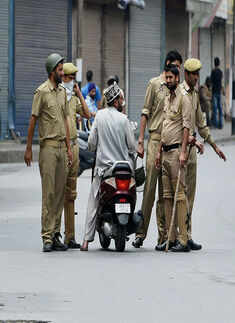 Mobile phone services restored in Kashmir