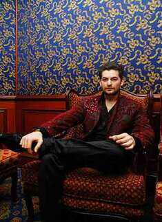 Neil with fashion looks