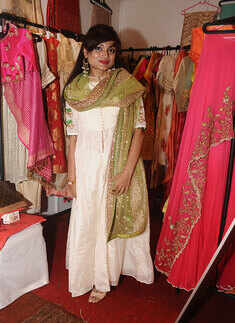 Vimonisha Exhibitions