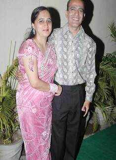 Laxmandas & Rajkumari's 50th anniv.