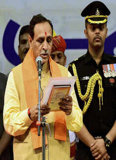 Vijay Rupani sworn in as new Gujarat CM