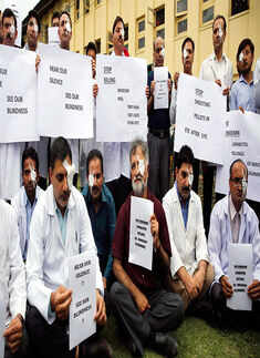 Doctors protest against use of pellet guns