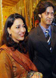 Yasmin Kidwai, Fasal