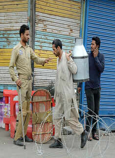 Curfew continues to cripple Kashmir