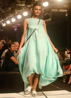 LFW '16: Day 2: Trapezoid