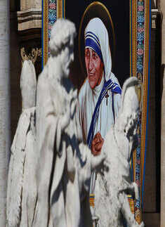 Mother Teresa becomes Saint Teresa