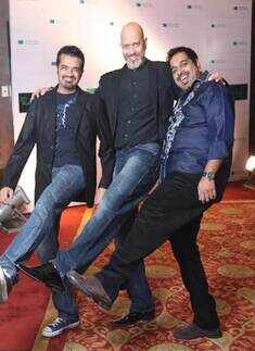 SEL performs at Triumvirate 