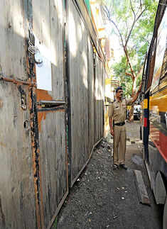 Forest officials survey Kapil's office premises