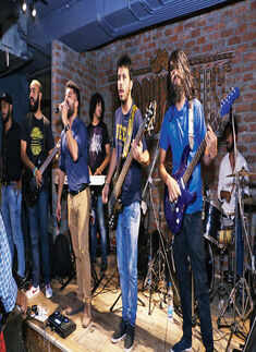 Zikrr @ The Drunk House