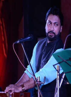 Monomoy Bhattacharya&rsquo;s musical performance