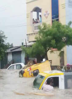 Heavy rains lash Andhra Pradesh