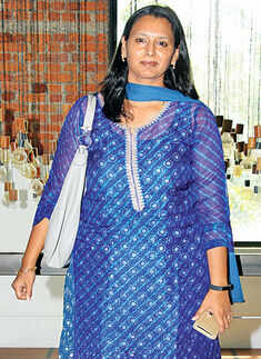 Socialites attend a workshop