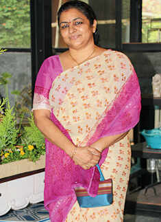 Socialites attend a workshop