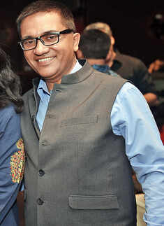 Anjum Chopra throws a grand party