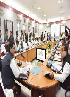 Maha CM announces development plan for Marathwada