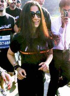 Vidya at Mumbai Marathon '10