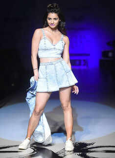 AIFW SS '17: Day 1: Love Generation