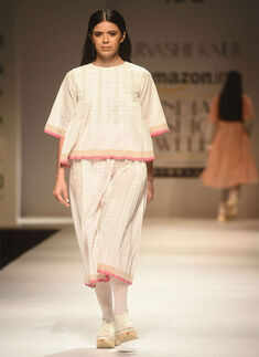 AIFW SS '17: Day 2: Urvashi Kaur