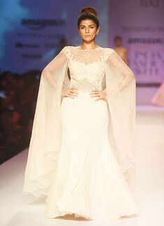 AIFW SS &lsquo;17: Day 4: Mandira Wirk