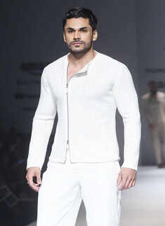 AIFW SS &lsquo;17: Day 5: Pawan Sachdeva