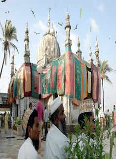 Haji Ali Dargah to grant access to women