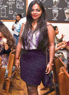 Socialites bond over coffee