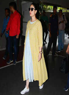 Pregnant Kareena Kapoor photos