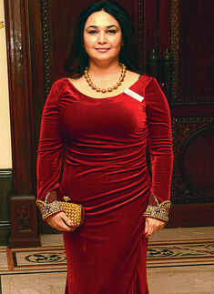 Socialites attend fundraiser gala