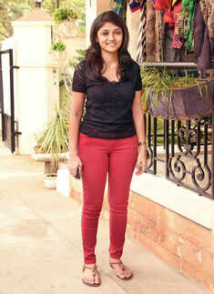 Socialites attend party