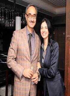 Ravi, Latika's party