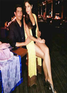 Cross legged damsels