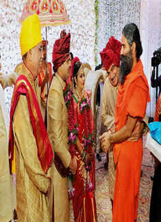 Nitin Gadkari&rsquo;s daughter&rsquo;s wedding