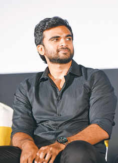 Nivas Prasanna's live performance