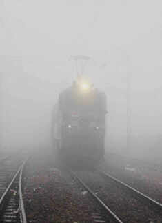 Fog paralyses North India