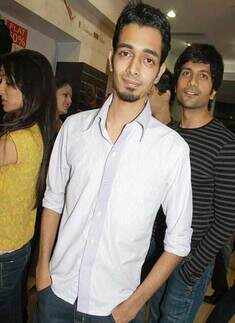 Dhruv Ganesh at Provogue